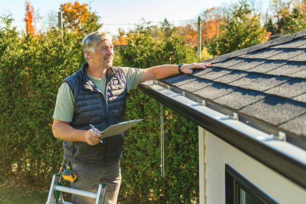 Professional Metal Roofing technician working in Fairmount, TN